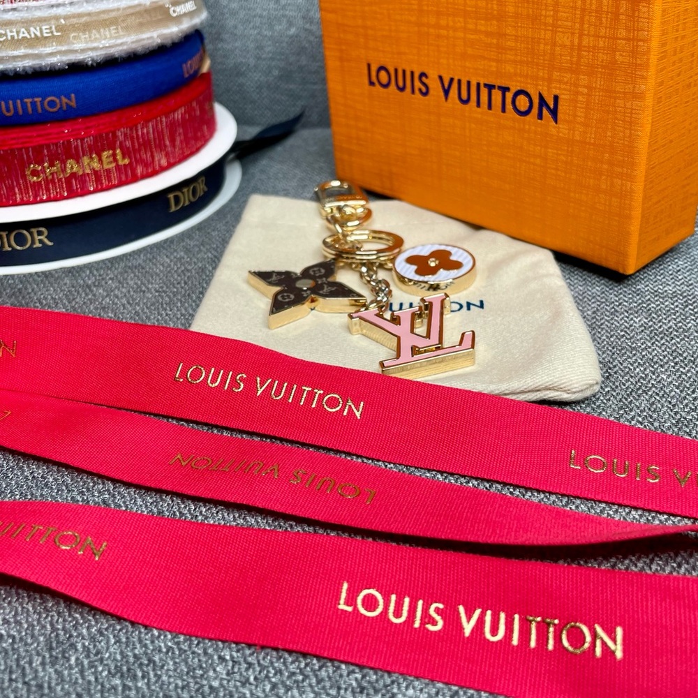 Louis Vuitton Holiday Ribbon - 3/4” Red w/ Gold Lettering - Picture 3 of 4